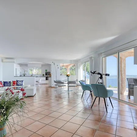 빌라 Infinity 200m2 Vue Mer, Giens & Porquerolles 카르쿠에이란느